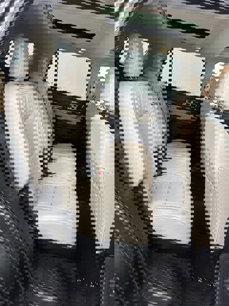 Used 2016 Ford Explorer Platinum image 42