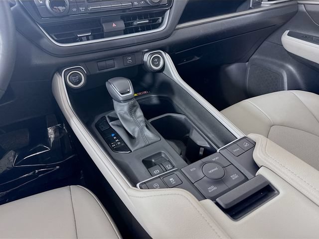 Used 2025 Toyota Grand Highlander AWD image 25