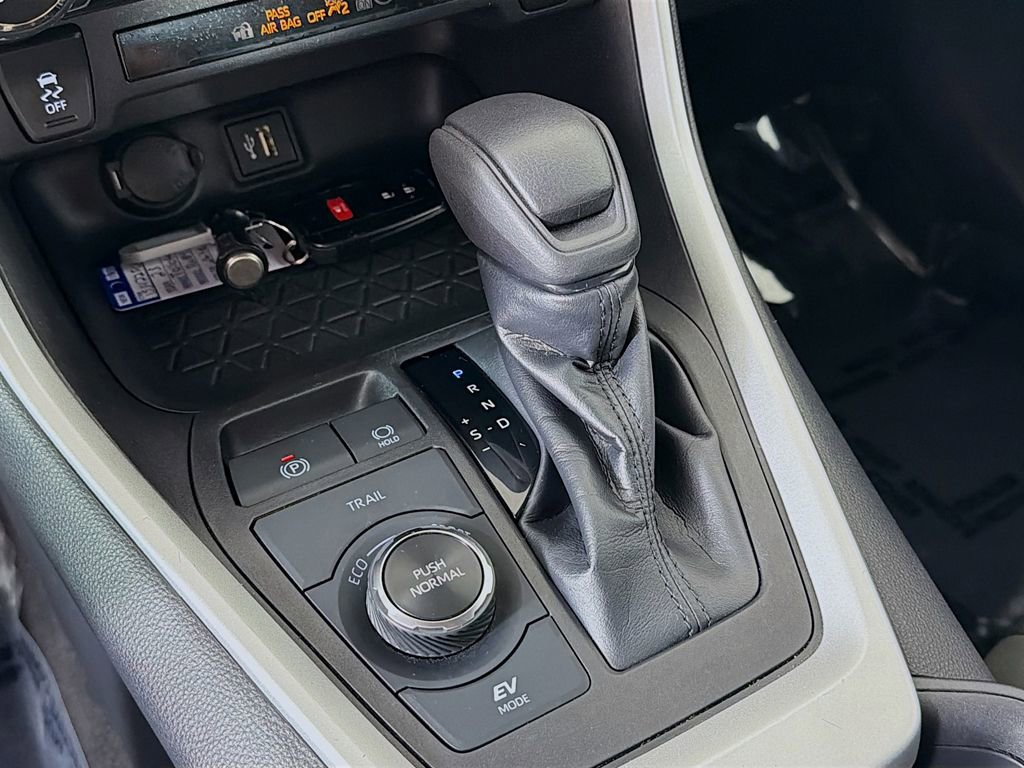 Used 2023 Toyota RAV4 AWD Hybrid image 33