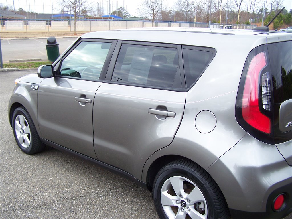 Used 2019 Kia Soul FWD image 14