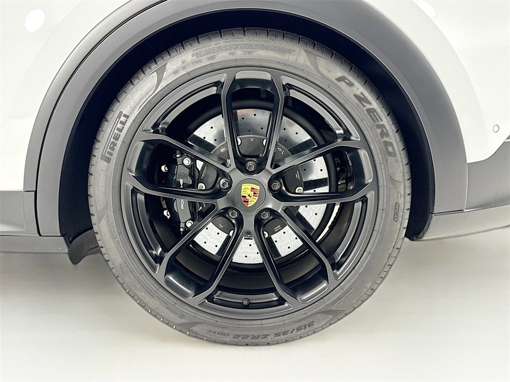 Used 2024 Porsche Cayenne Turbo GT image 33
