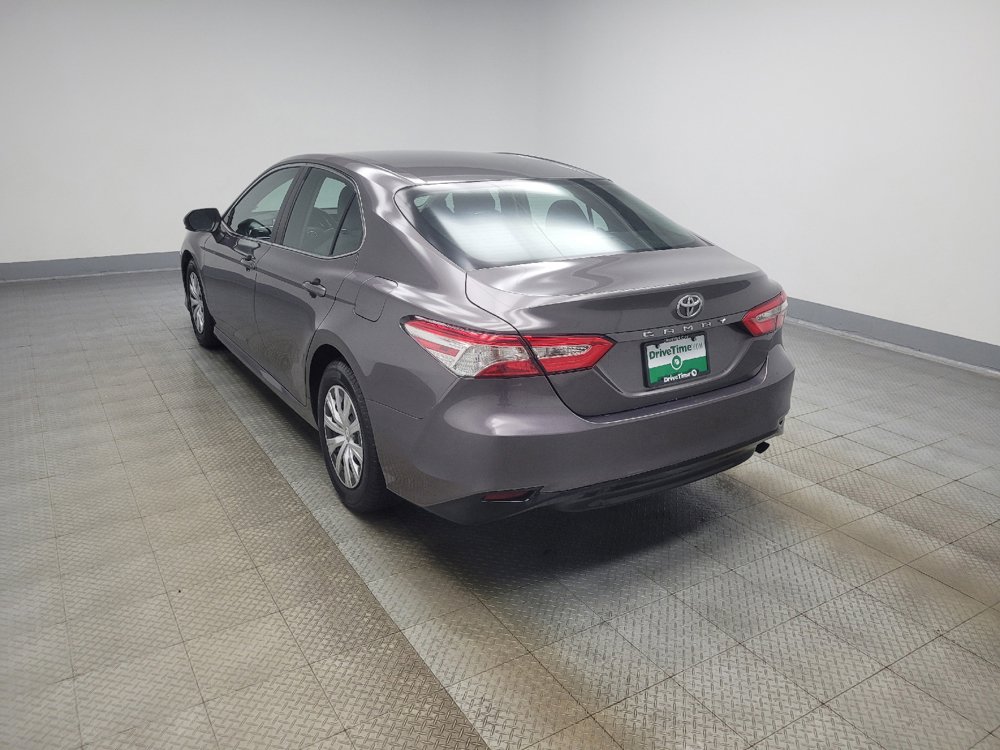 Used 2018 Toyota Camry FWD image 3