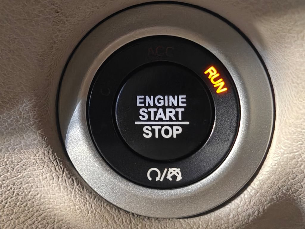 Used 2020 Chrysler Voyager L FWD image 8