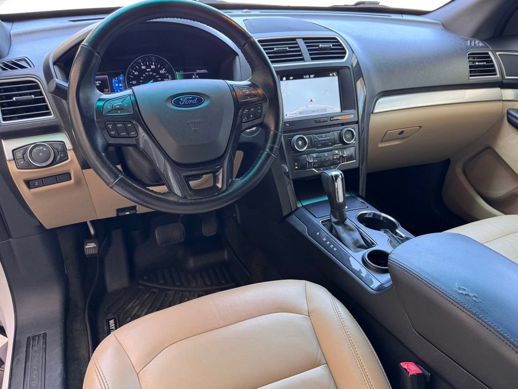 Used 2017 Ford Explorer XLT w/ Equipment Group 202A FWD image 2