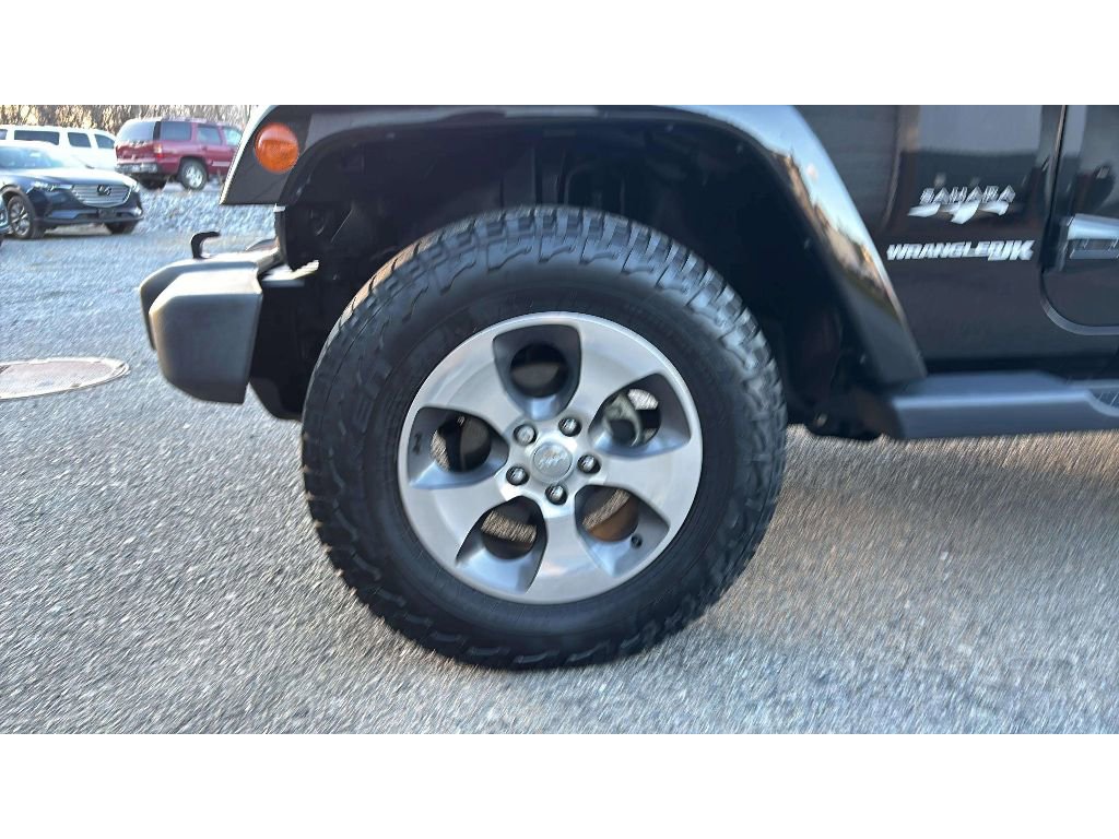 Used 2018 Jeep Wrangler Sahara w/ Connectivity Group image 19