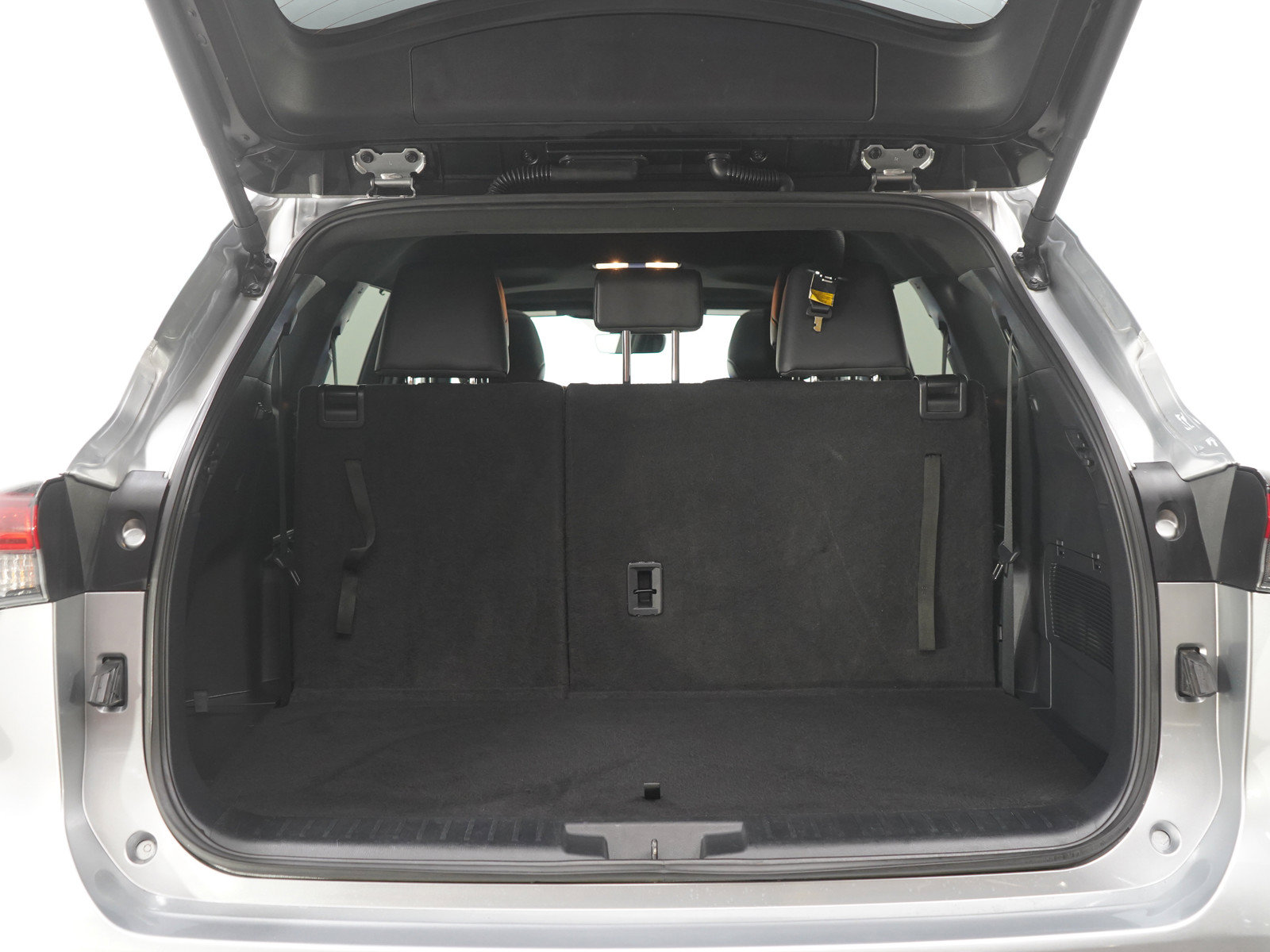 Used 2025 Toyota Highlander XSE AWD/4WD image 19