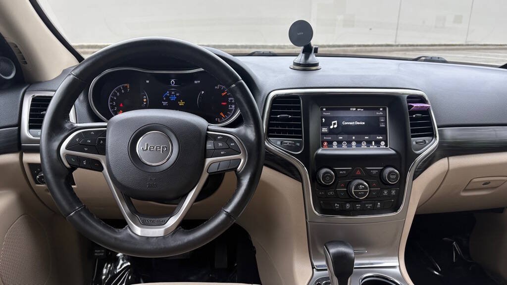 Used 2020 Jeep Grand Cherokee Laredo RWD image 11