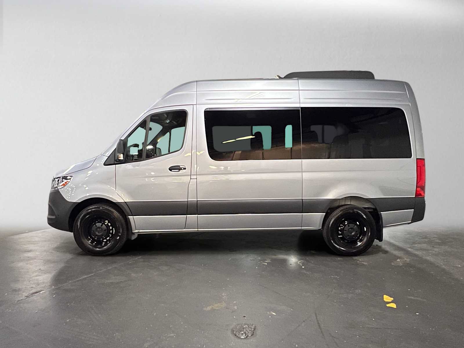 Used 2025 Mercedes-Benz Sprinter 2500 image 6