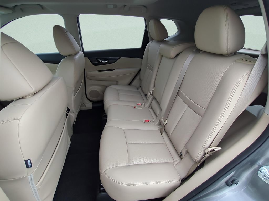 Used 2017 Nissan Rogue SL w/ SL Premium Package image 13