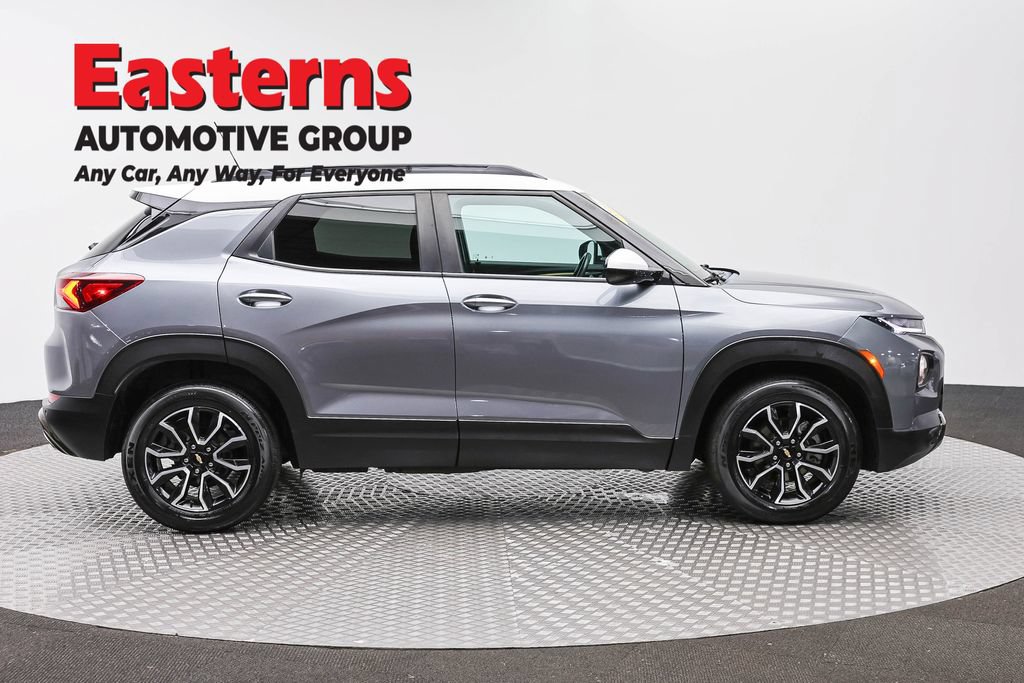 Used 2021 Chevrolet TrailBlazer ACTIV w/ Convenience Package FWD image 4