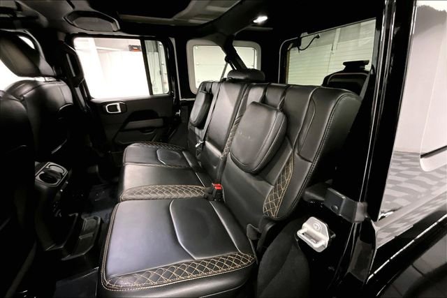 Used 2023 Jeep Wrangler Unlimited Sahara image 24