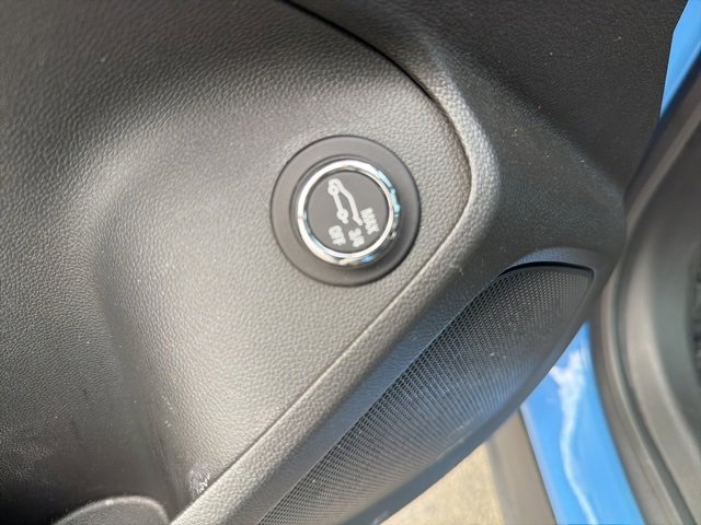 Used 2023 Chevrolet TrailBlazer RS w/ Sun and Liftgate Package image 19