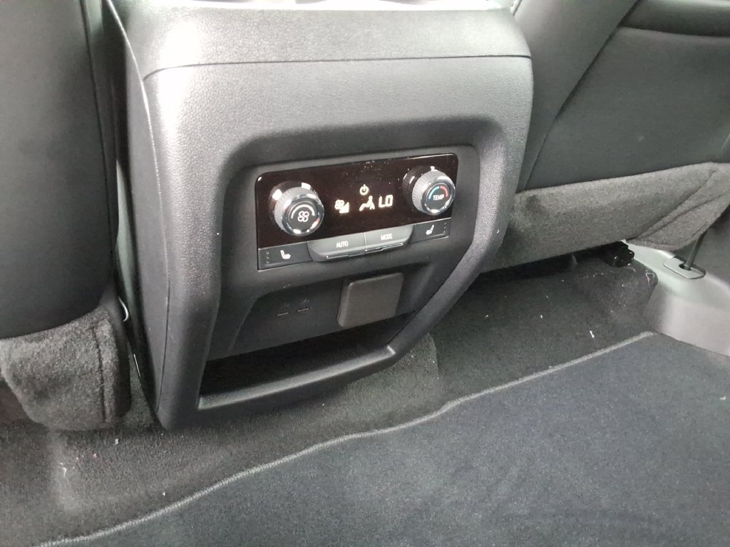 New 2027 Chevrolet Traverse RS FWD image 17