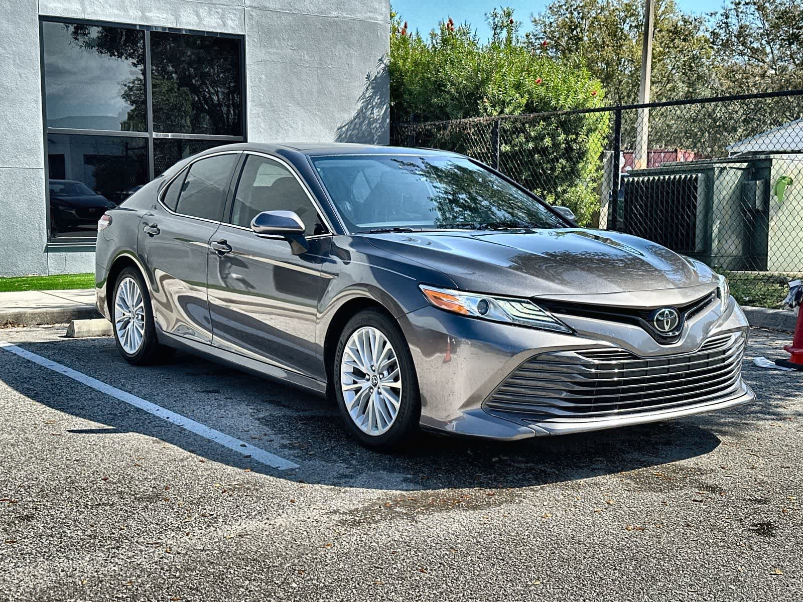 Used 2019 Toyota Camry XLE image 11