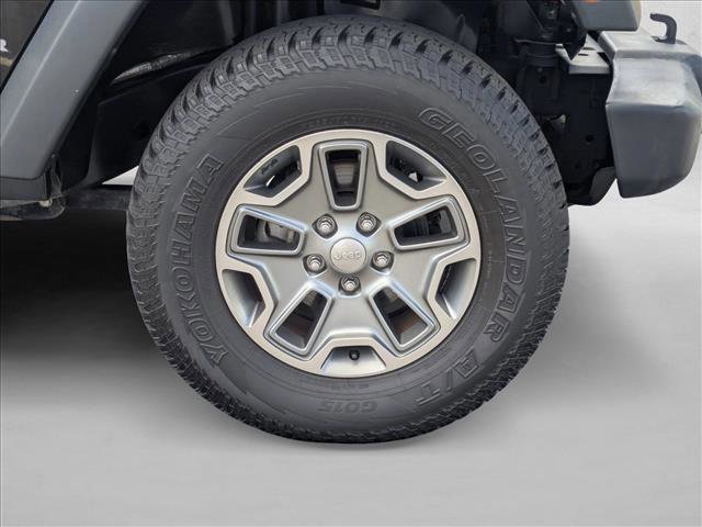 Used 2017 Jeep Wrangler Unlimited Rubicon w/ Connectivity Group image 21