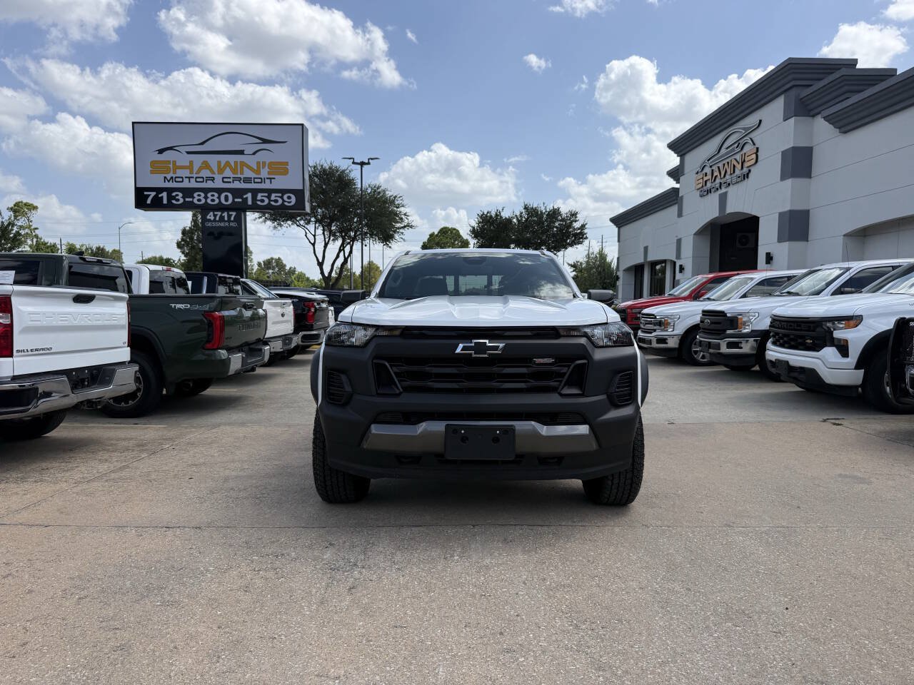 Used 2024 Chevrolet Colorado Trail Boss AWD/4WD image 40