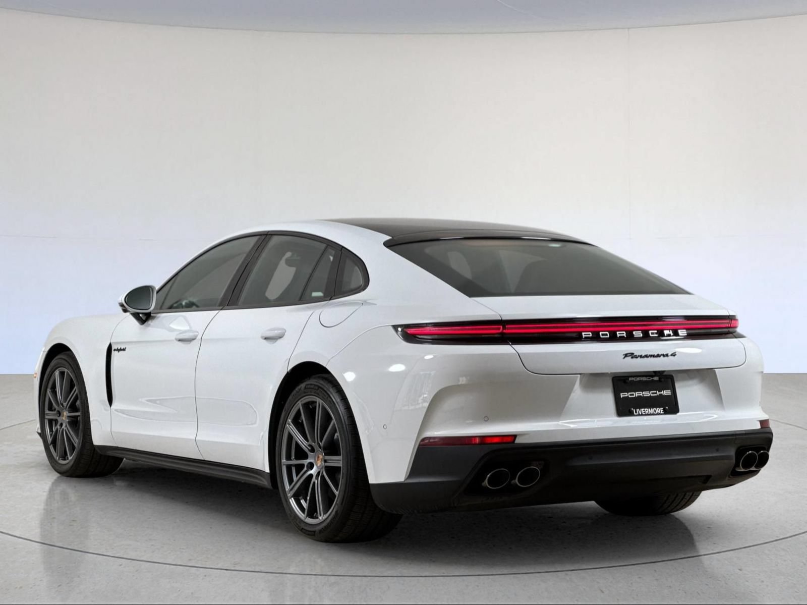 Used 2026 Porsche Panamera 4 E-Hybrid AWD/4WD image 3