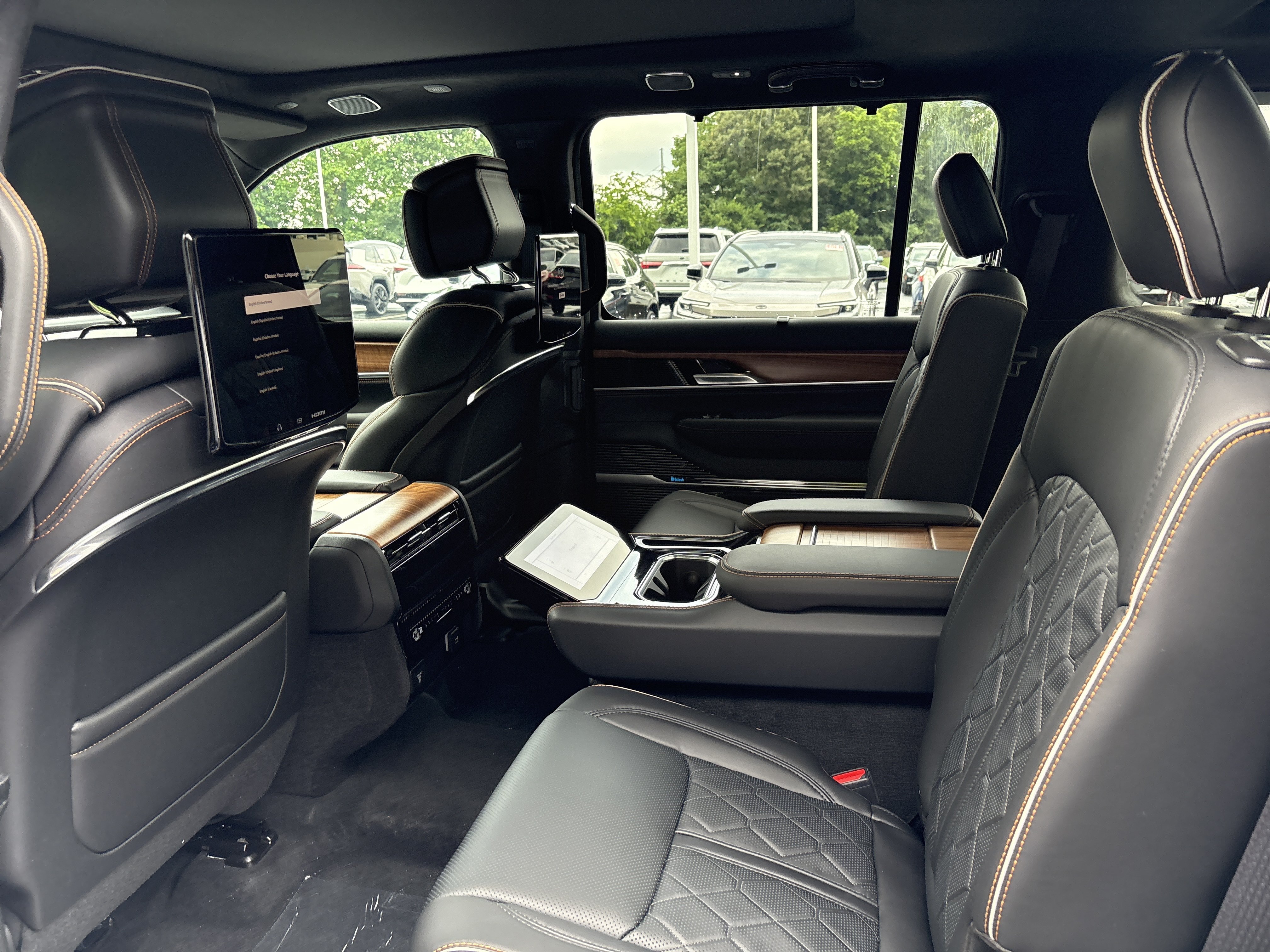 New 2026 Jeep Grand Wagoneer L Summit AWD/4WD image 32