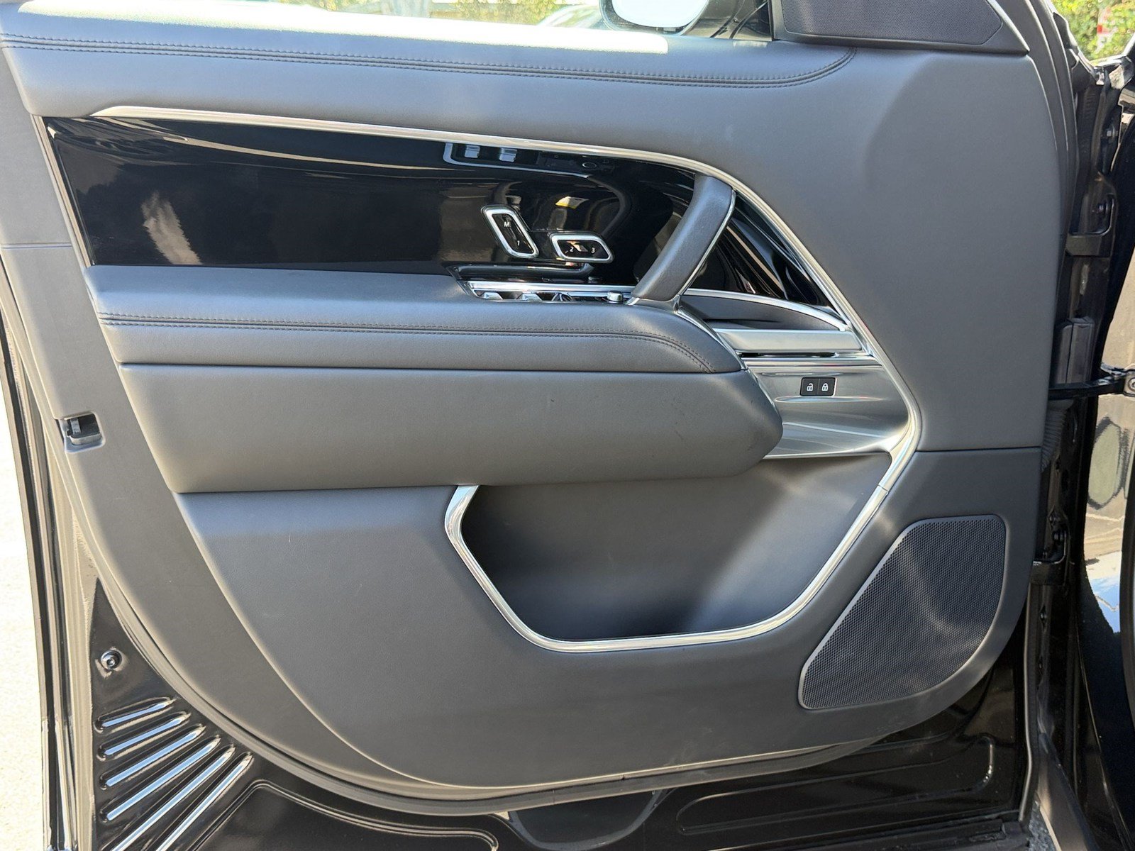 Used 2023 Land Rover Range Rover SE AWD/4WD image 14