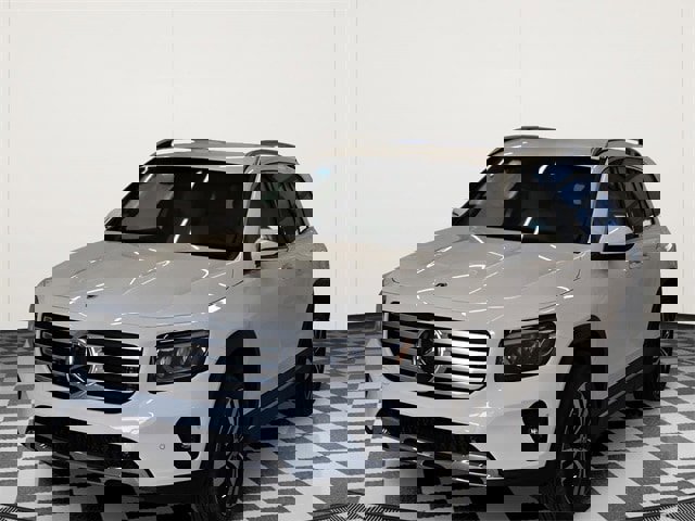 New 2025 Mercedes-Benz GLB 250 4MATIC image 9