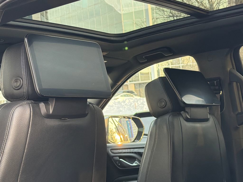 Used 2022 GMC Yukon XL Denali w/ Denali Ultimate Package image 22