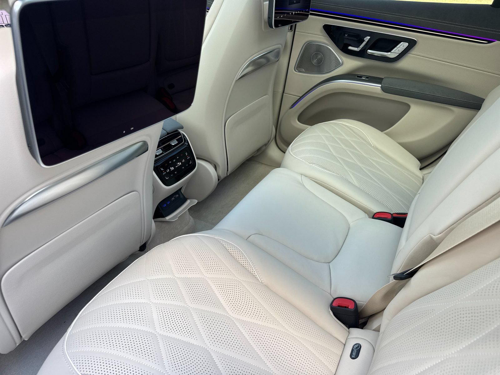 New 2026 Mercedes-Benz EQS 400 4MATIC SUV image 12