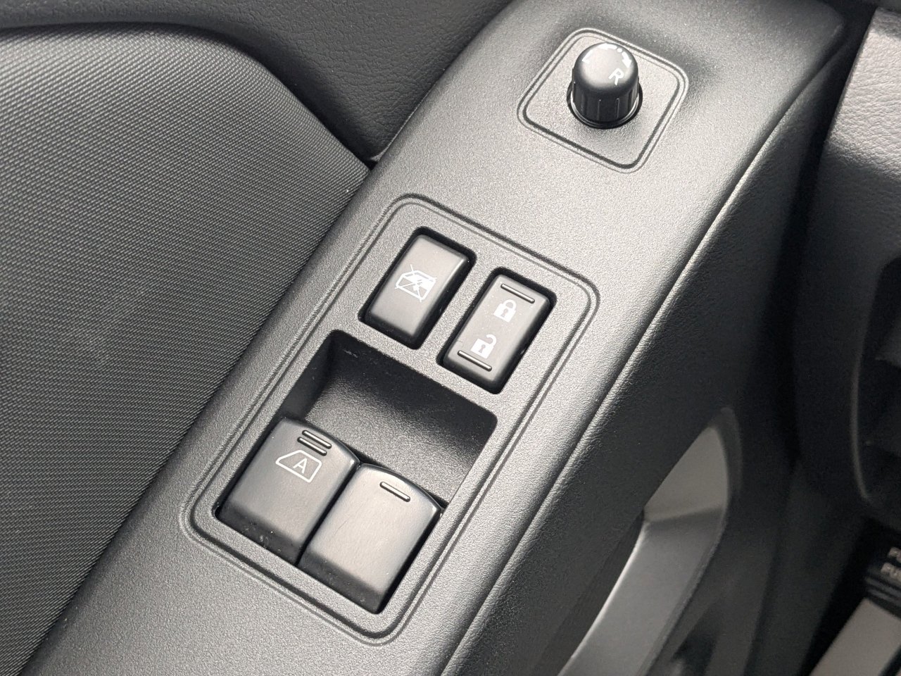 Used 2022 Nissan Frontier SV image 26