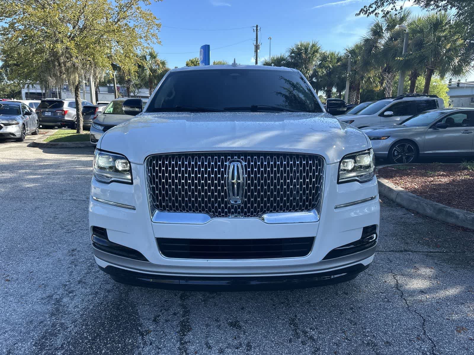 Used 2024 Lincoln Navigator Reserve AWD/4WD image 9