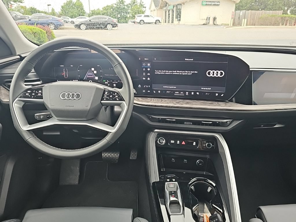 Certified 2025 Audi Q5 Prestige AWD/4WD image 2