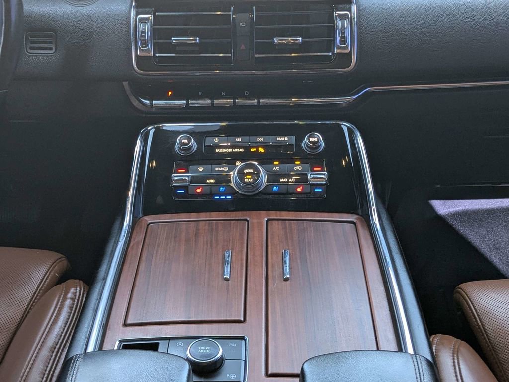 Used 2020 Lincoln Navigator Reserve w/ Equipment Group 208A Reserve AWD/4WD image 17