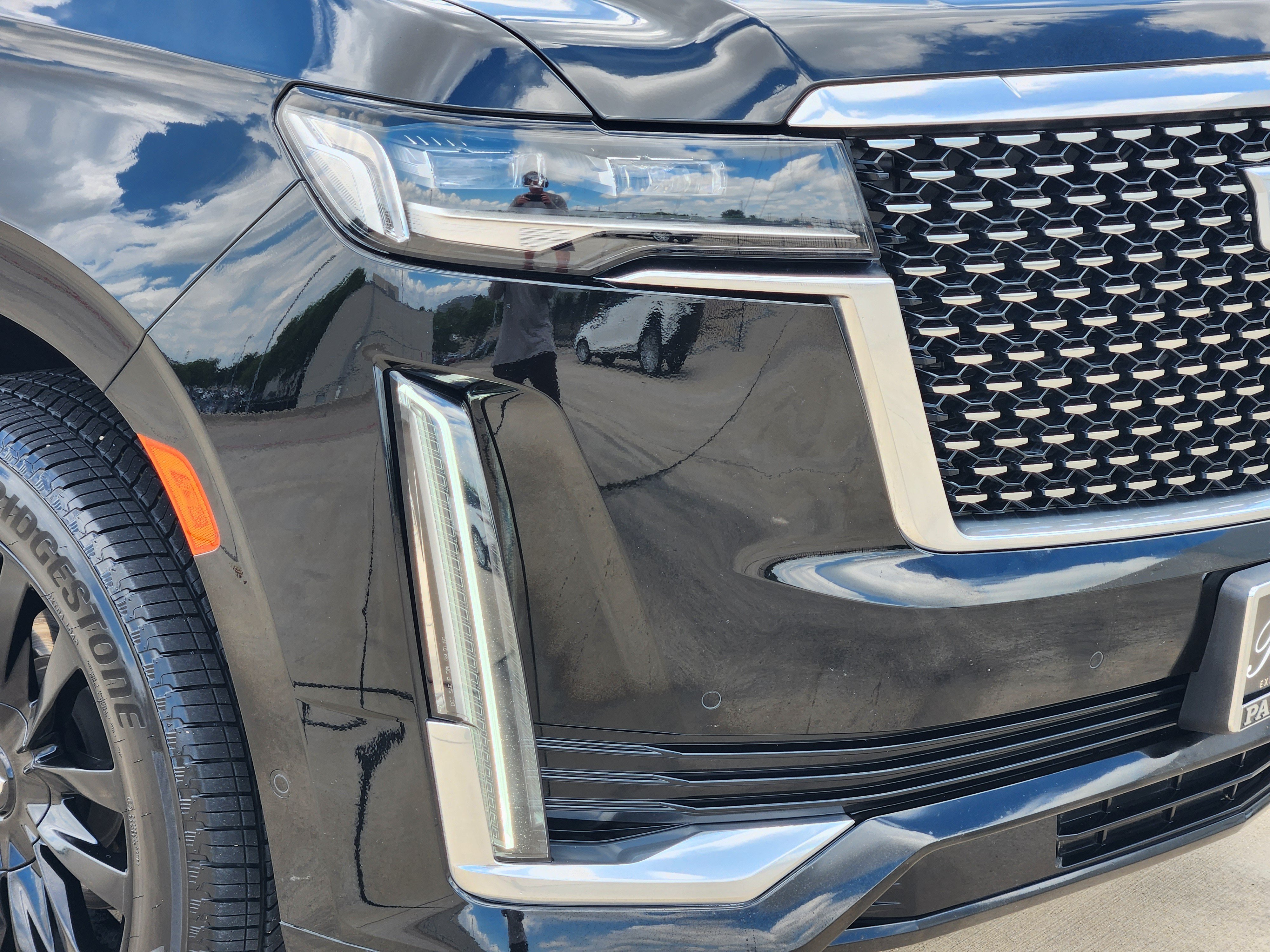 Used 2022 Cadillac Escalade Premium Luxury RWD image 7