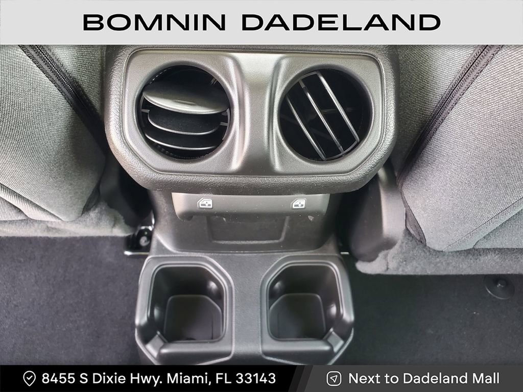 Used 2025 Jeep Gladiator Sport image 11