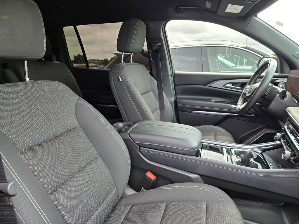Used 2024 Chevrolet Traverse LT w/ Enhanced Driving Package FWD image 18