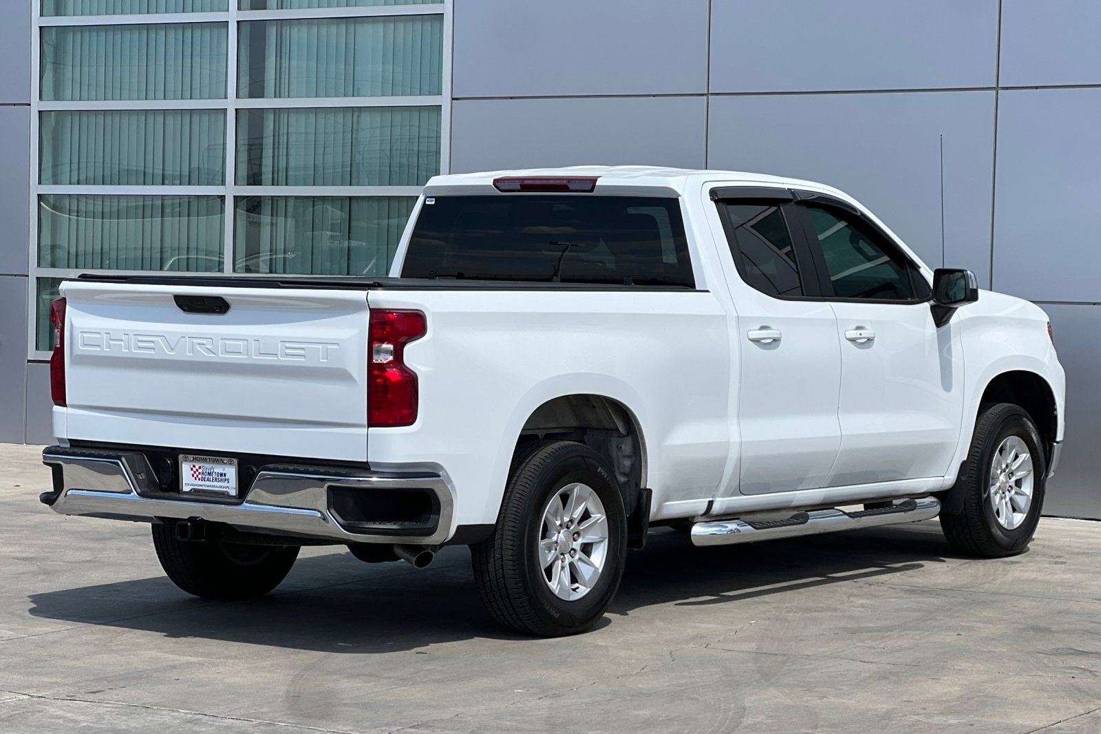 Used 2023 Chevrolet Silverado 1500 LT AWD/4WD image 4