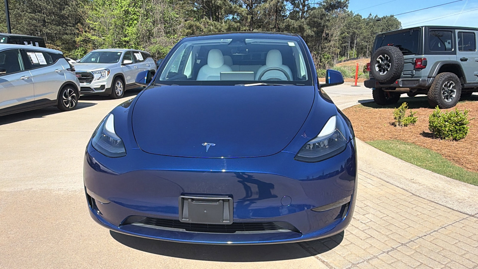 Used 2023 Tesla Model Y Long Range image 3