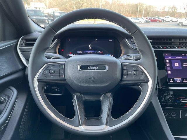 Used 2025 Jeep Grand Cherokee Laredo X AWD/4WD image 15
