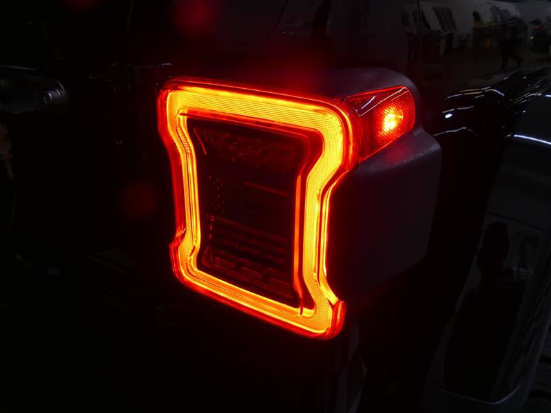 Used 2018 Jeep Wrangler Unlimited Rubicon w/ Dual Top Group image 16