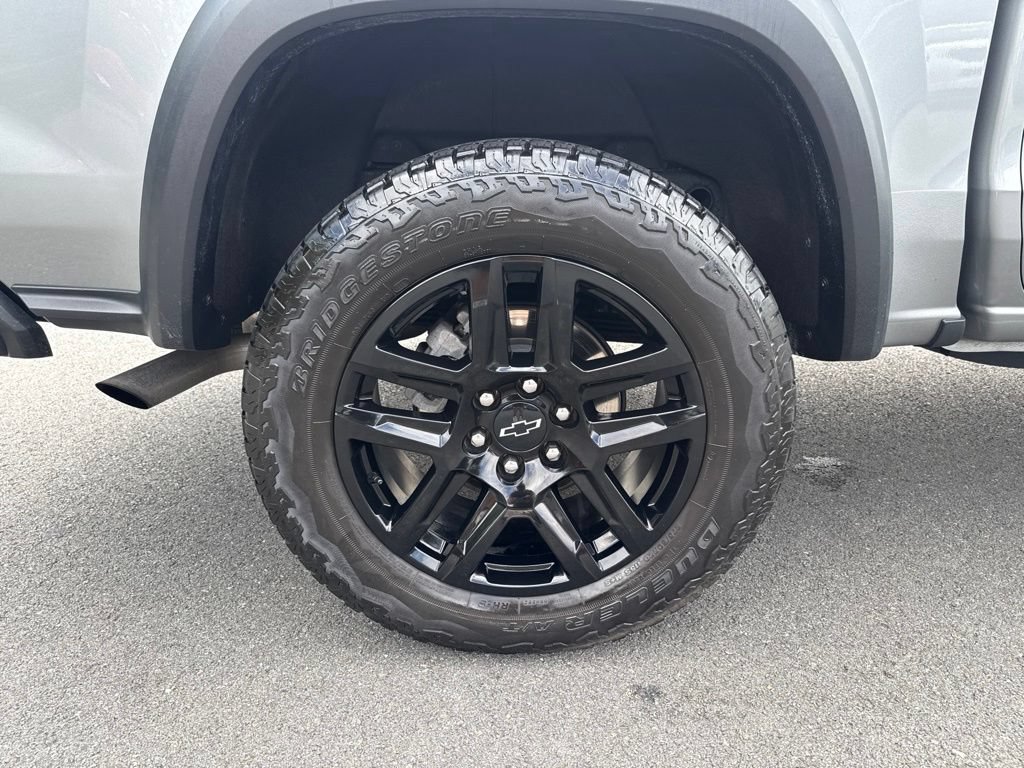 Used 2023 Chevrolet Colorado Trail Boss w/ LPO, Dark Essentials Package AWD/4WD image 9