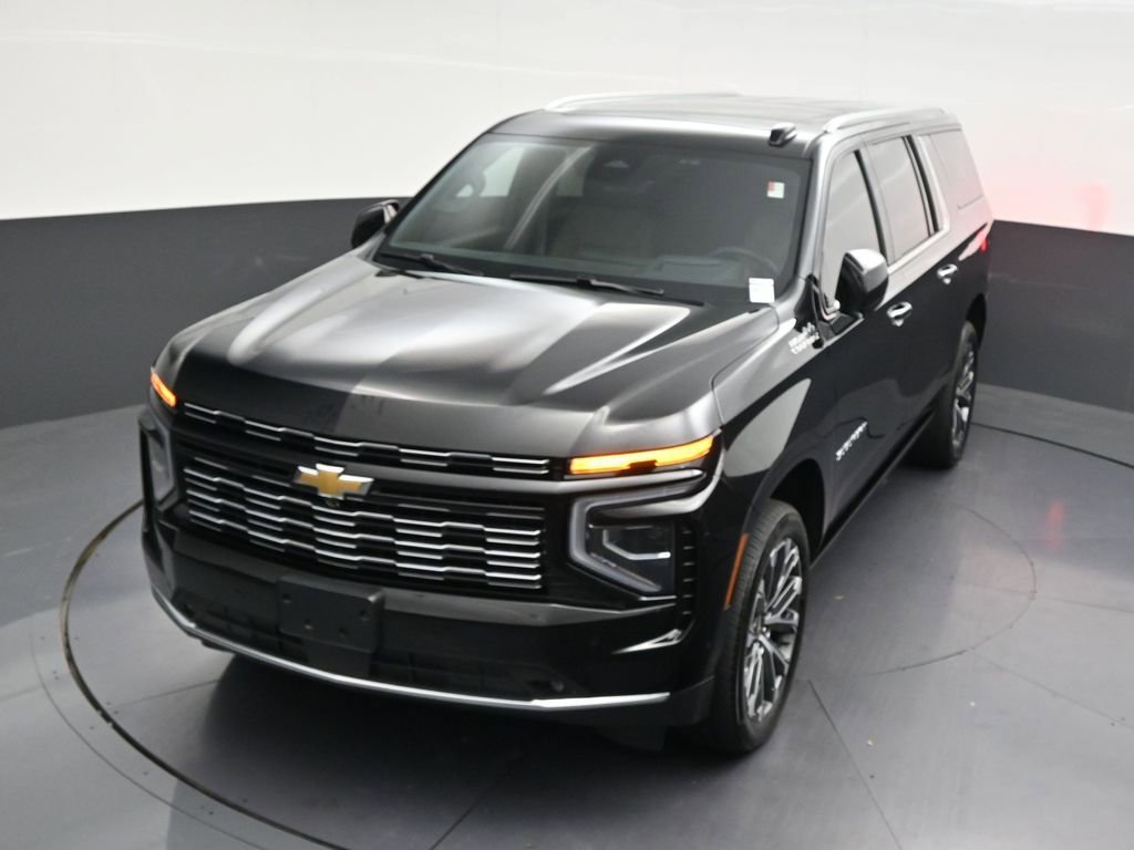 Used 2026 Chevrolet Suburban High Country AWD/4WD image 24