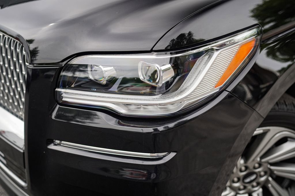Used 2023 Lincoln Navigator Reserve RWD image 4