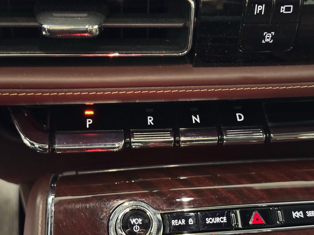 Certified 2023 Lincoln Aviator Black Label w/ Dynamic Handling Package AWD/4WD image 37