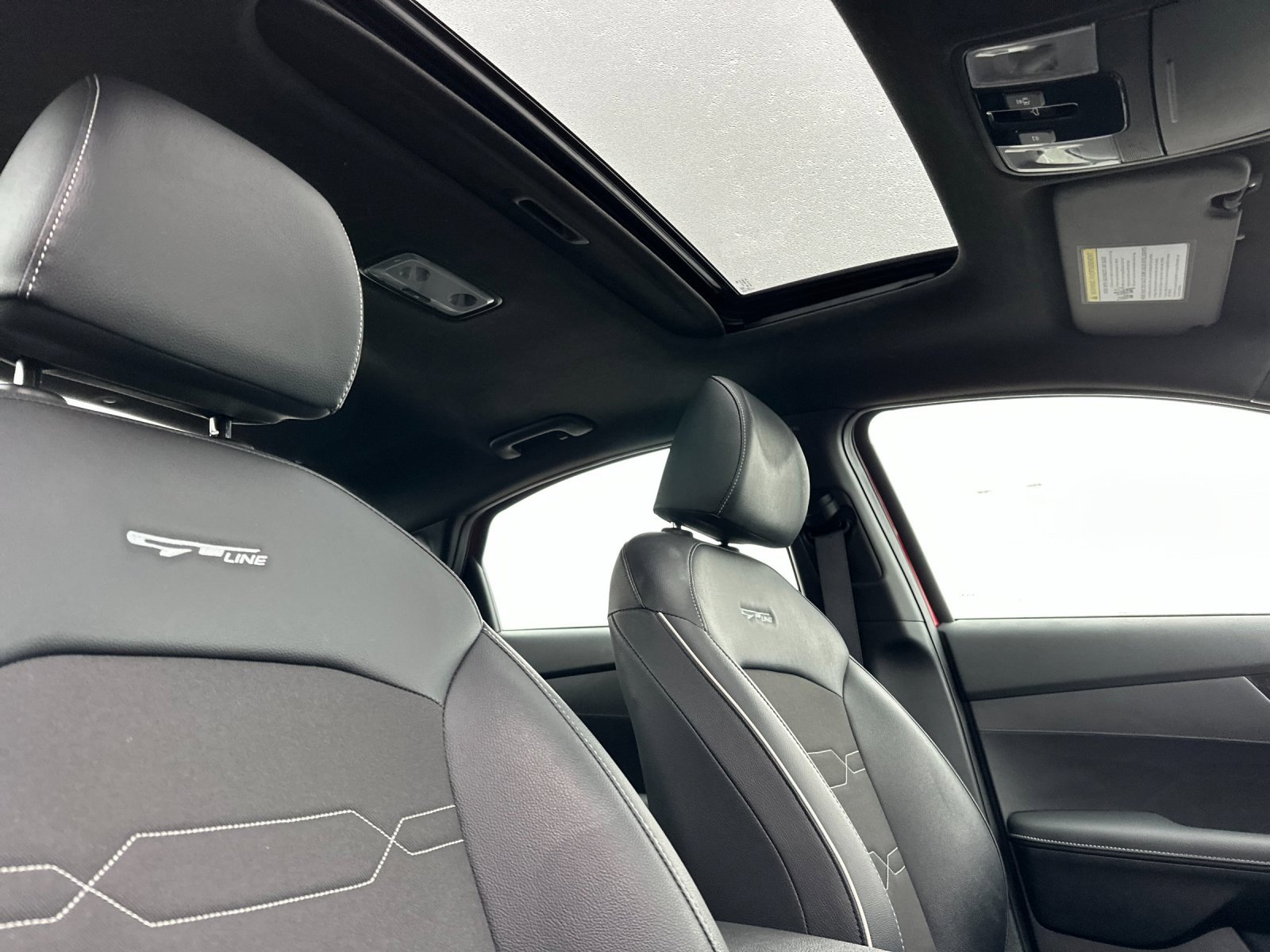 Used 2024 Kia Forte GT-Line w/ GT-Line Premium Package image 16