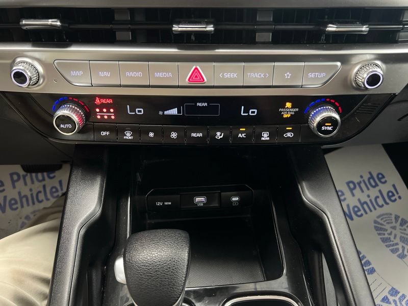 Certified 2024 Kia Telluride LX FWD image 29