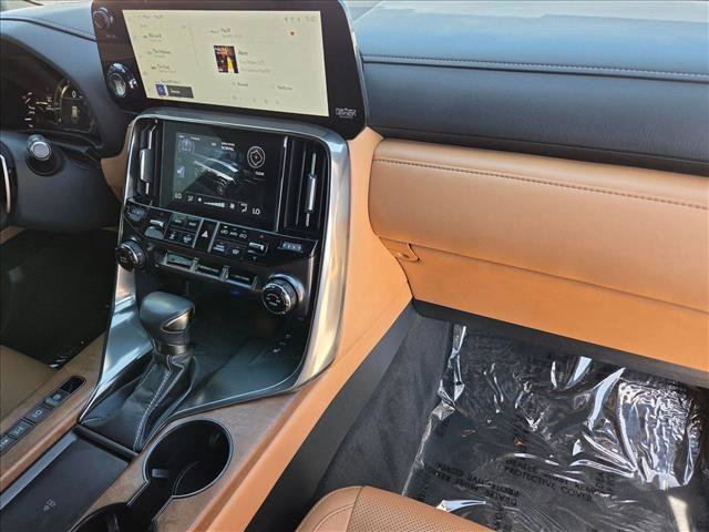 Used 2023 Lexus LX 600 4WD w/ Appearance Package image 21
