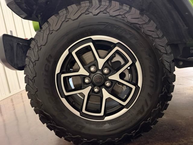 Used 2025 Jeep Wrangler Unlimited Rubicon w/ Convenience Group AWD/4WD image 10