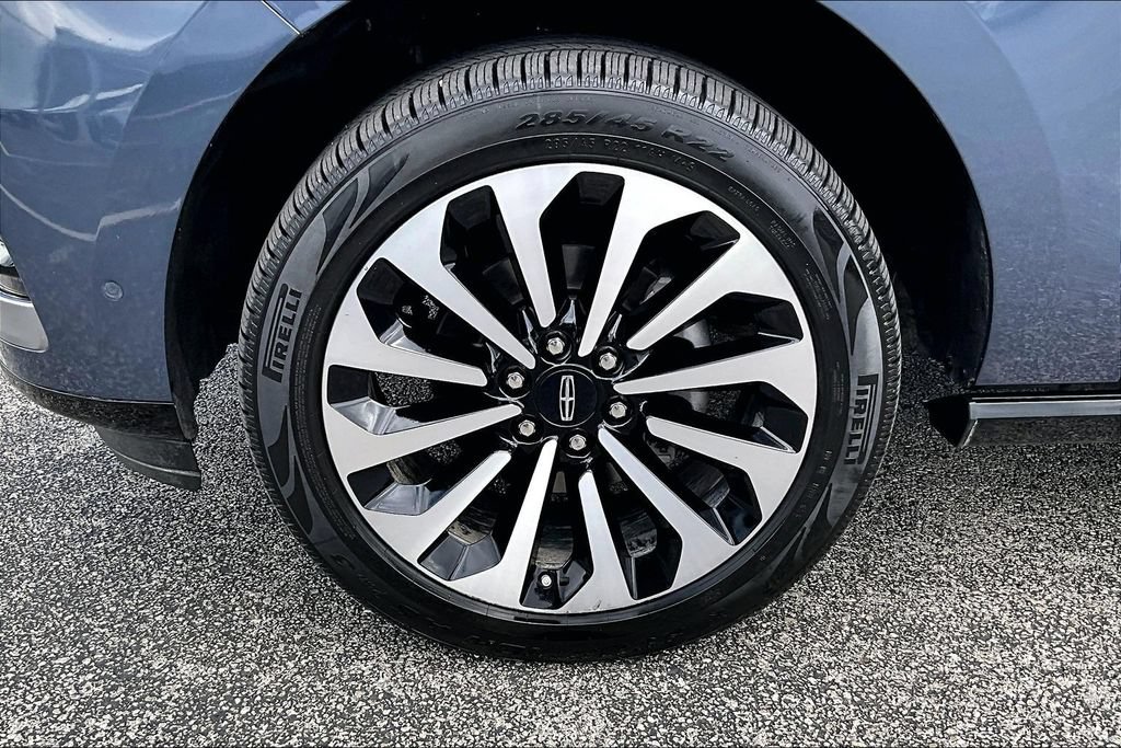 Used 2023 Lincoln Navigator L Reserve AWD/4WD image 11