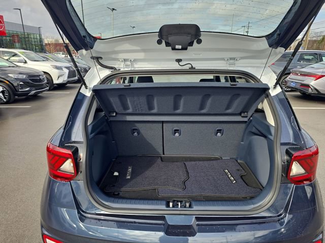 Used 2025 Hyundai Venue Limited image 22