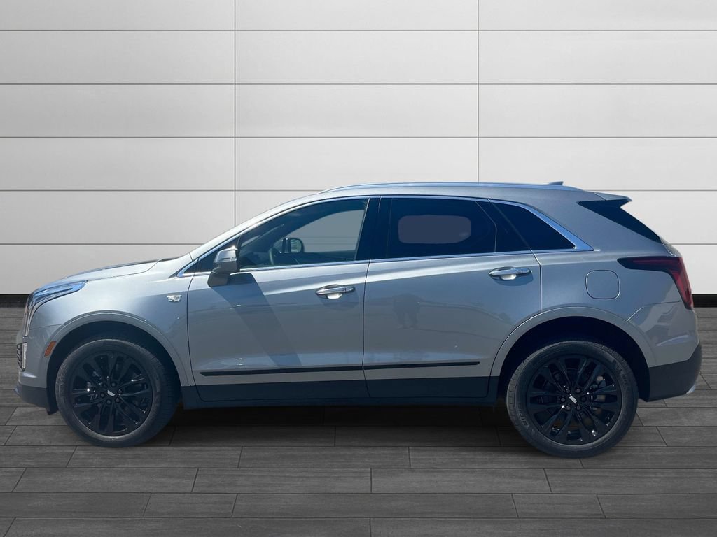 New 2026 Cadillac XT5 Luxury w/ LPO, ONYX Package FWD image 2