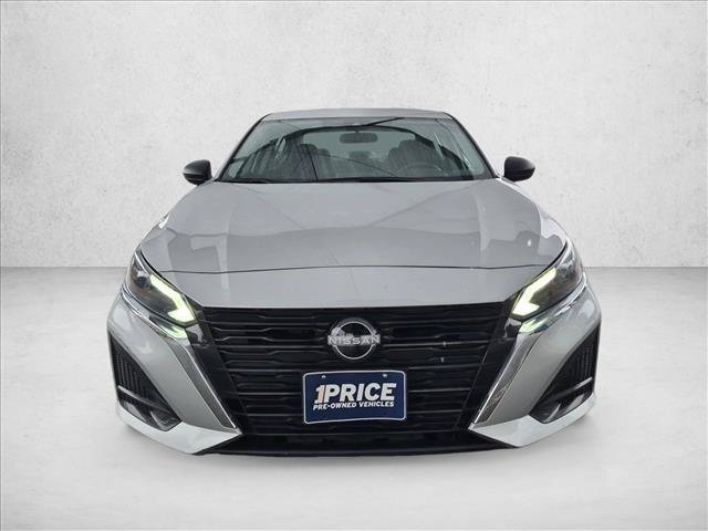 Used 2025 Nissan Altima 2.5 SV FWD image 2