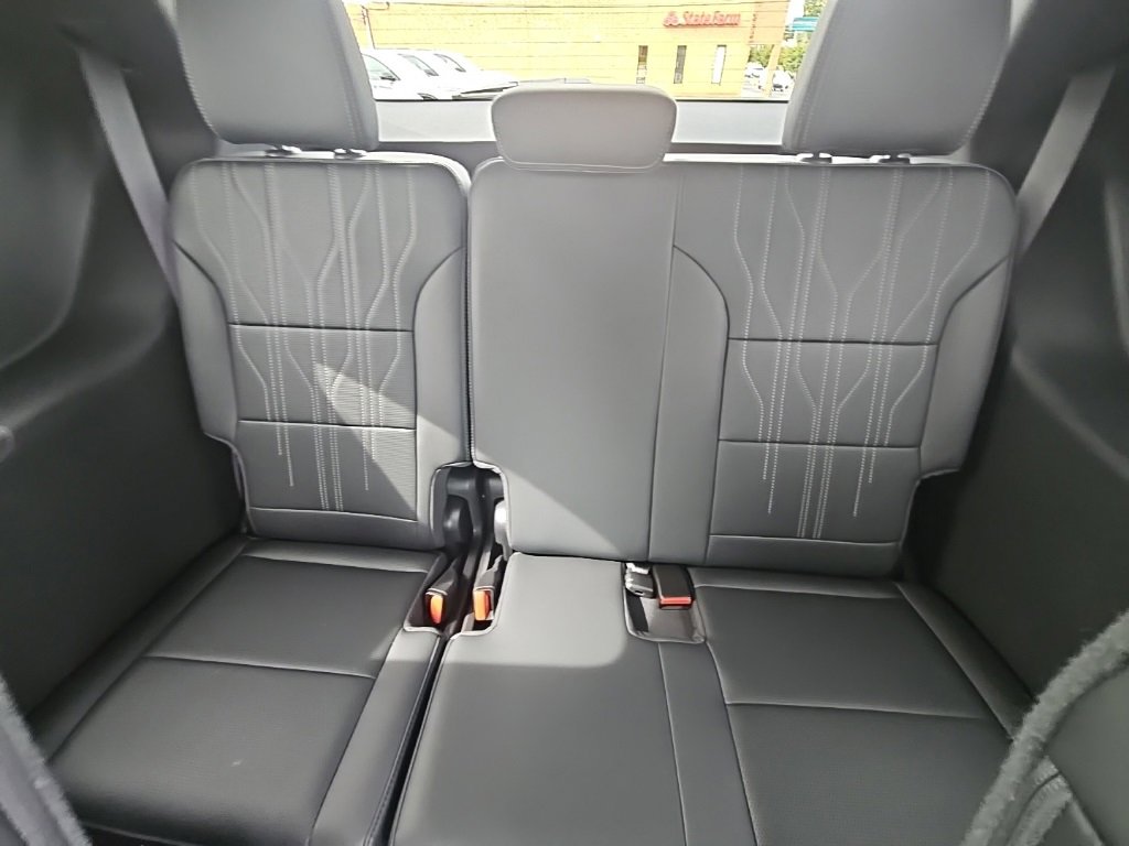 Used 2025 Buick Enclave Avenir w/ Super Cruise Package image 15